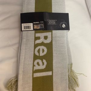 REAL MADRID REVERSIBLE FAN SCARF